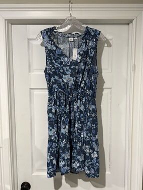NWT  GAP Blue Floral V-Neck Midi Dress